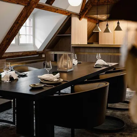 Mews House Hotel *