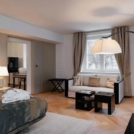 Hotel Mews House