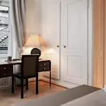 Mews House Hotel