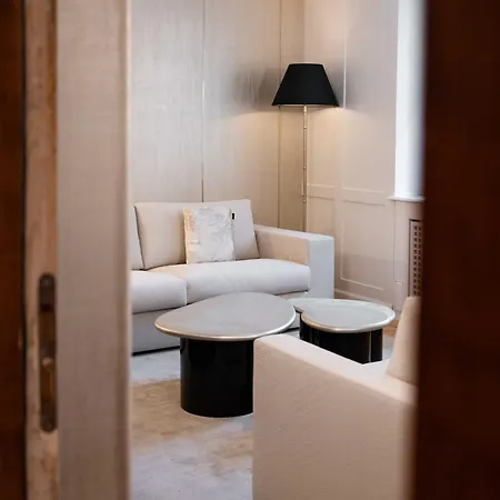 Mews House Hotell