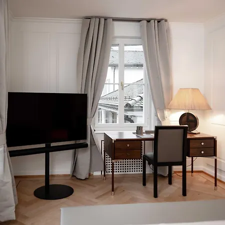 Mews House Hotell *