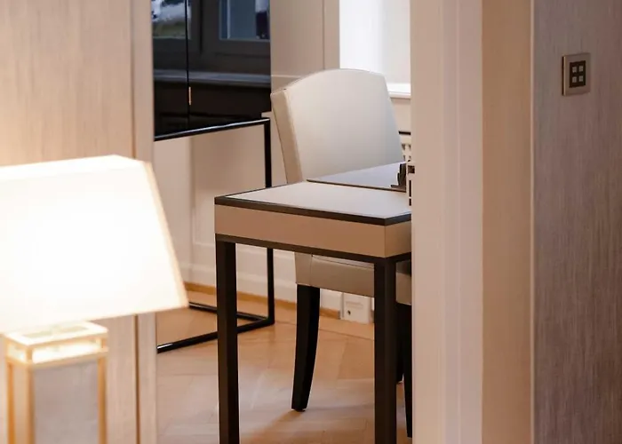 Отель Mews House