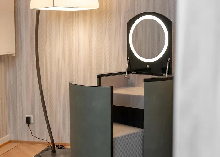 Отель Mews House *