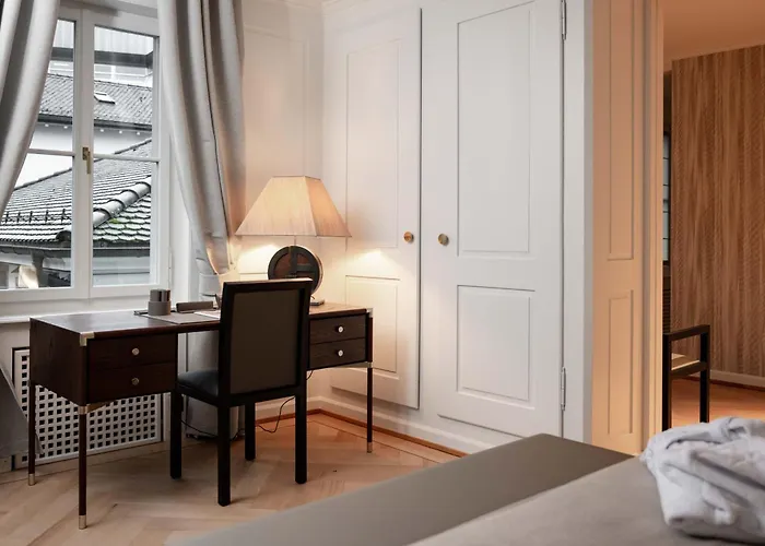 Mews House Отель